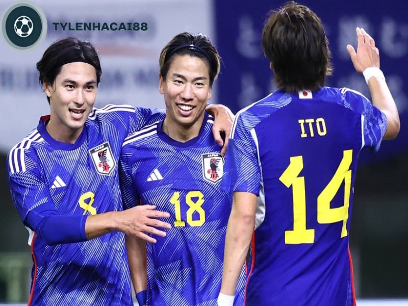 Cầu thủ và HLV xuất sắc của tuyển Nhật Bản