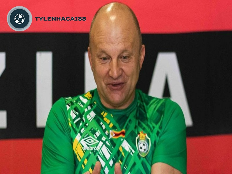 Huấn luyện viên của đội tuyển bóng đá Zimbabwe