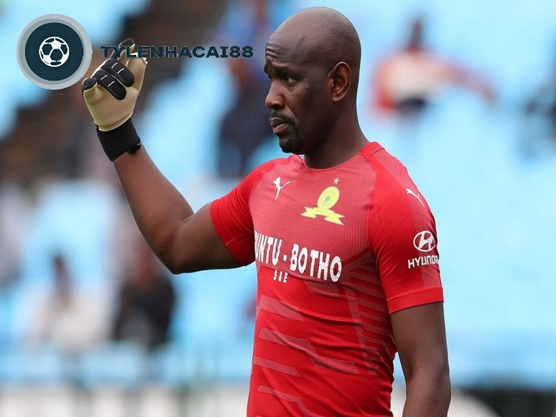 Kennedy Mweene một trong những thủ môn hàng đầu của Malawi